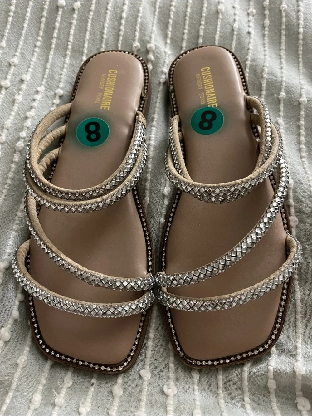 💕Cushionaire Memory Foam Beige Sandals with Silver Crystal Straps💕